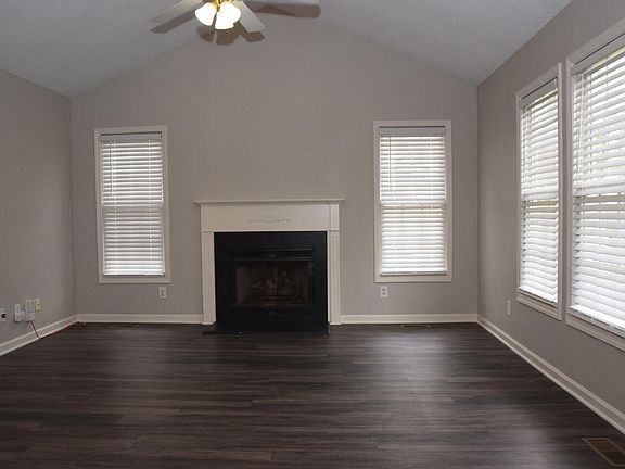2nd image of 105 Martins Point Pl