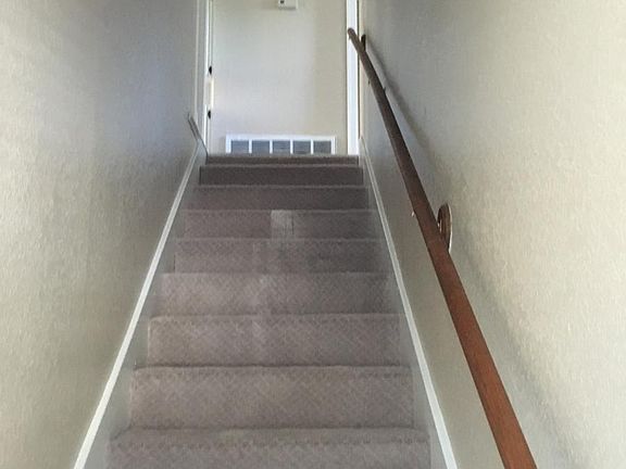 2nd image of 304 Villa Oaks Cir #A