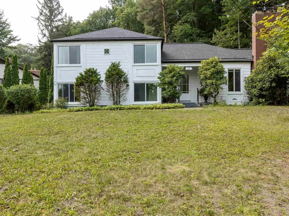 1817 W Sugnet Rd, Midland, MI 48640