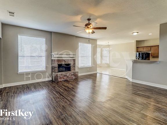 3rd image of 3001 Creekbend Ct