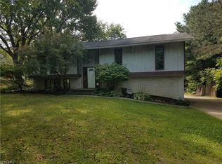 1234 Squires Dr, Mogadore, OH 44260