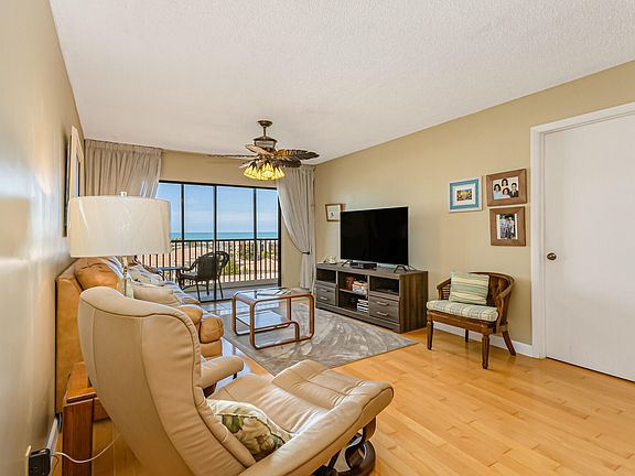3rd image of 520 Palm Springs Blvd APT 811