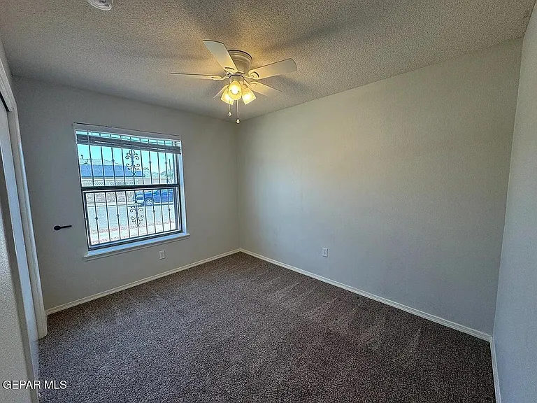 10041 Paloma Dr — Photo 15