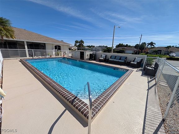 4th image of 1111 Cape Coral Pkwy W APT 106