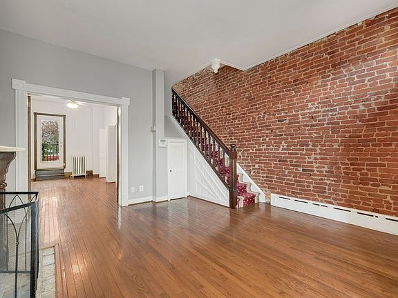 4th image of 310 9th St NE #A