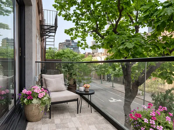 602 Pacific Street image 1 of 5