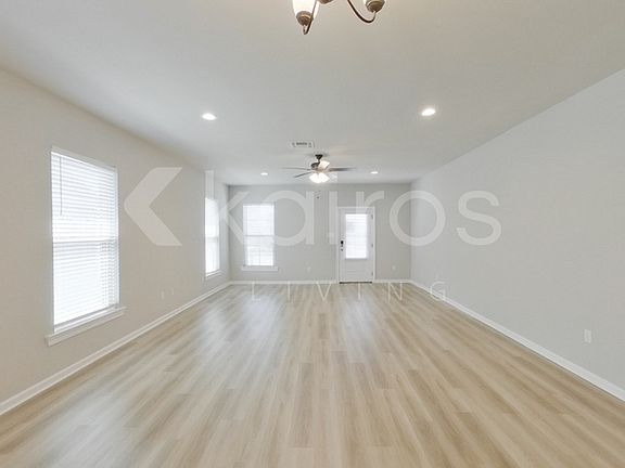 5th image of 128 Keaton Ct