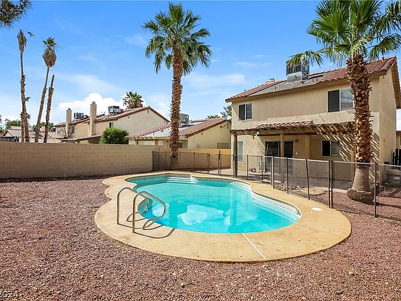 2nd image of 1746 La Cruz Dr