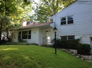 7418 Dickenson St, Springfield, VA 22150