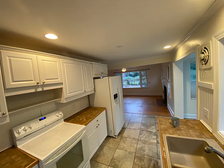 114 W Union St — Photo 6