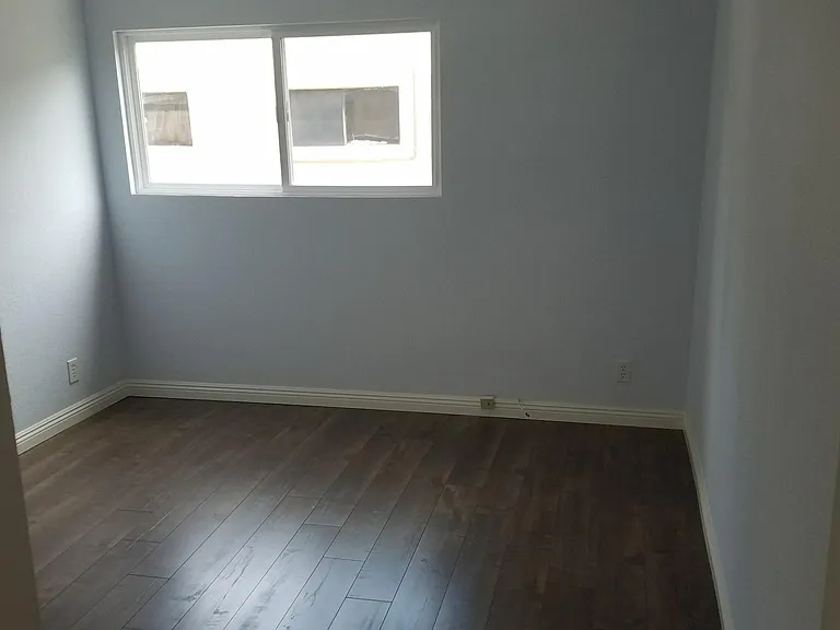 4244 Mary Ellen Ave — Photo 20