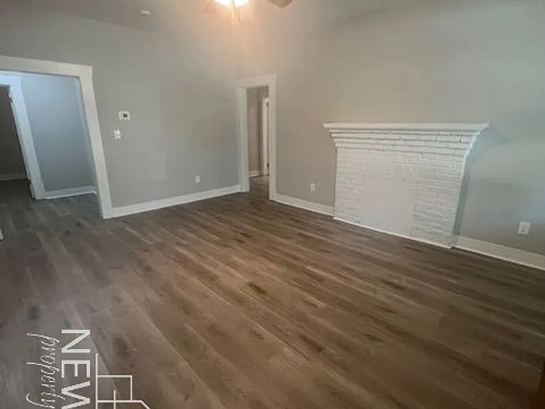 318 Alexander Ave — Photo 2