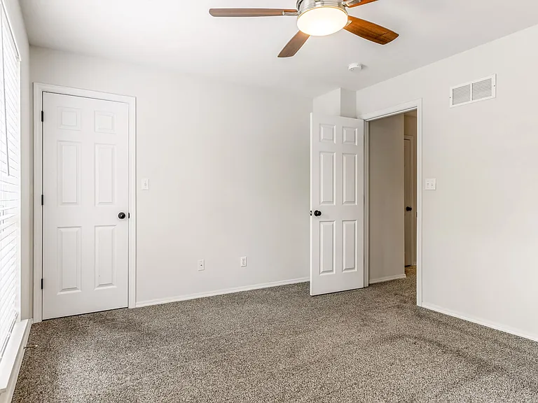 331 Heritage Commons Cir — Photo 12