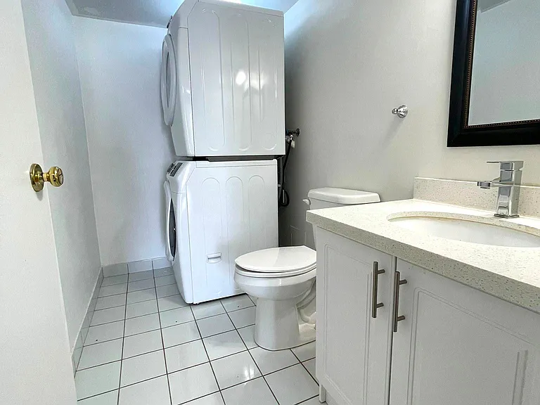75 Bamburgh Cir #2022 — Photo 9