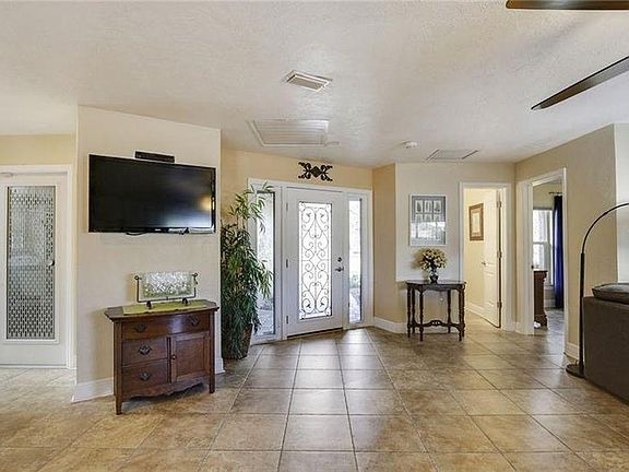 2nd image of 5551 Bayou Grande Blvd NE