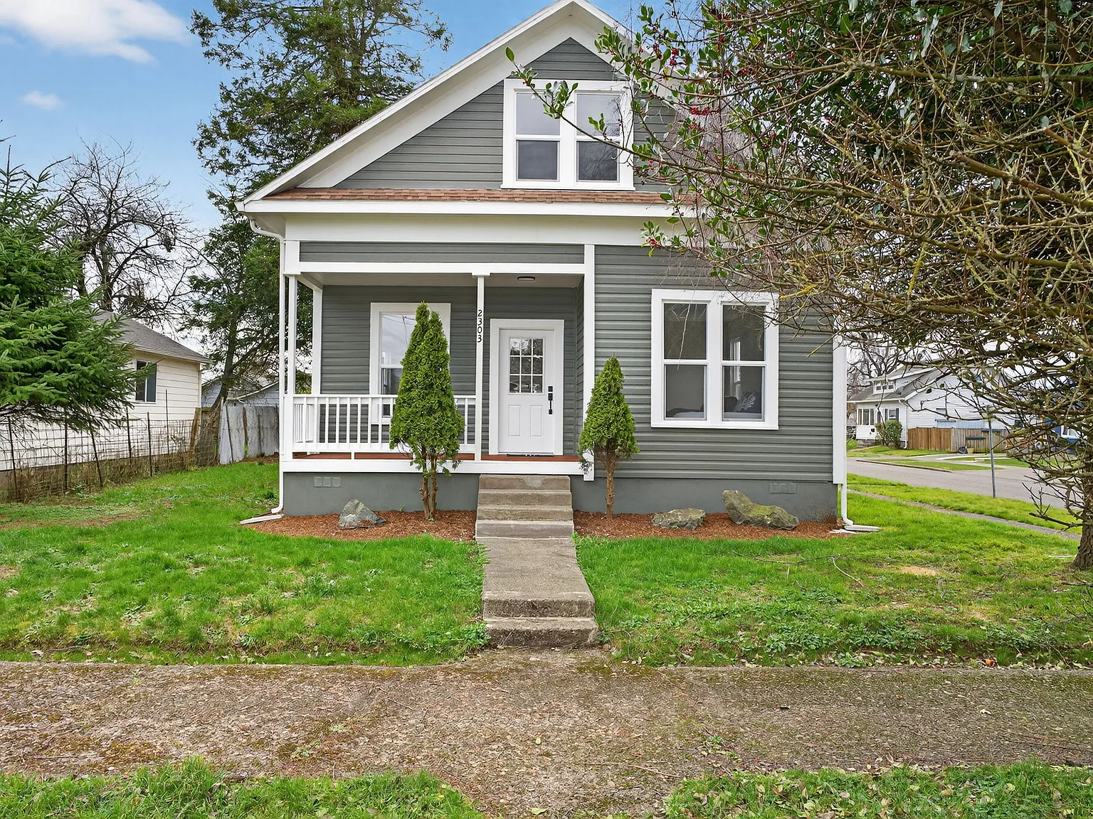 4 bed, 1924 sqft, $4,900 — Photo 2