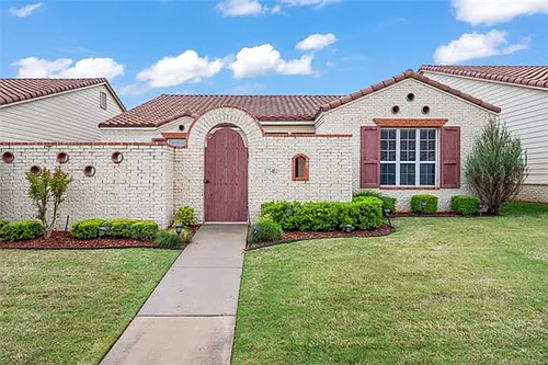3742 W Austin St Photo 1