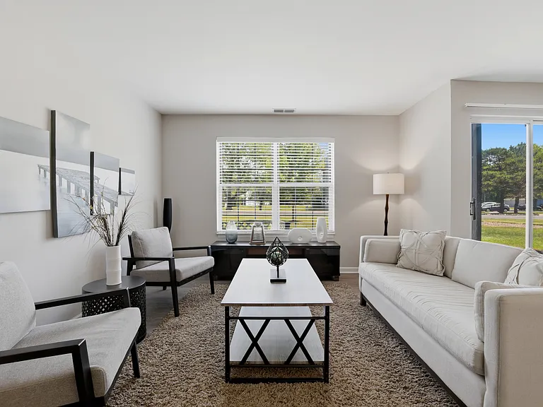 Forest Pointe Apartments — Photo 10