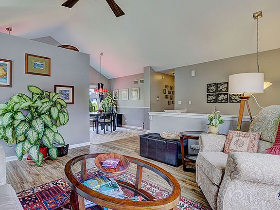 5th image of 255 Penny Ln