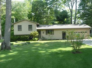20815 Red Oak Dr, Lake Ann, MI 49650