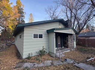 19142 Maple Ave, Weed, CA 96094