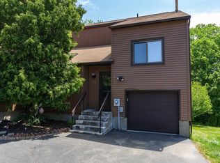 31 Walnut Ct, Fishkill, NY 12524