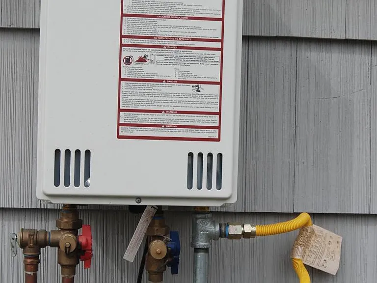 Tankless Water Heater saves energy