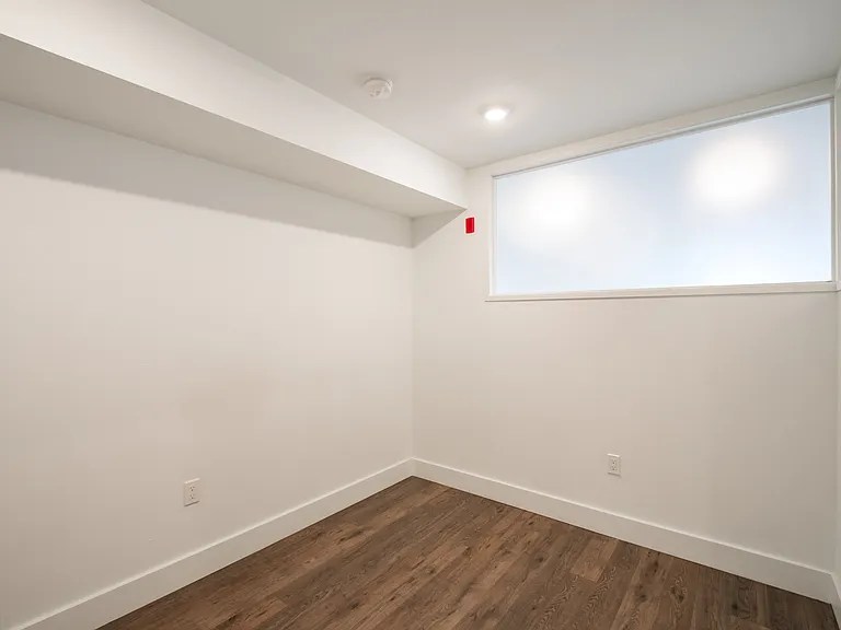 1155 S 15th St — Photo 15