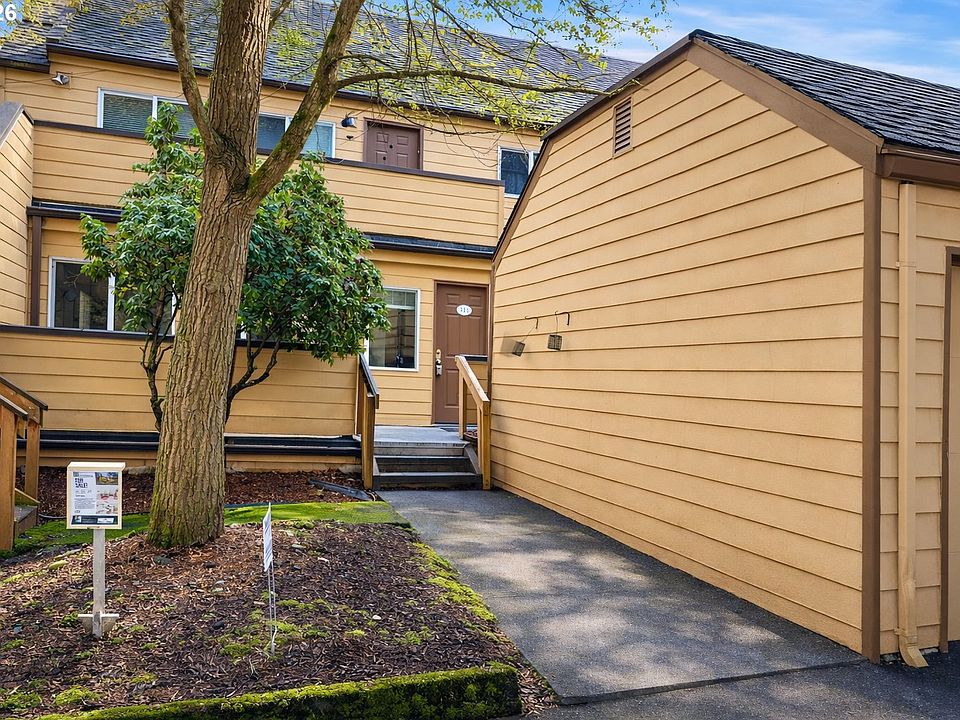 1st image of 1601 NE 113th St APT 313