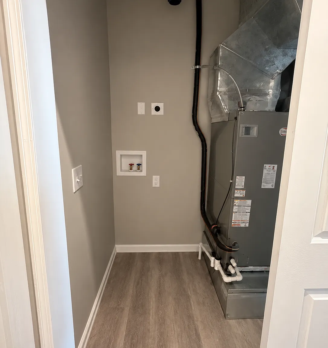 1 bed, 1000 sqft, $1,275 — Photo 3
