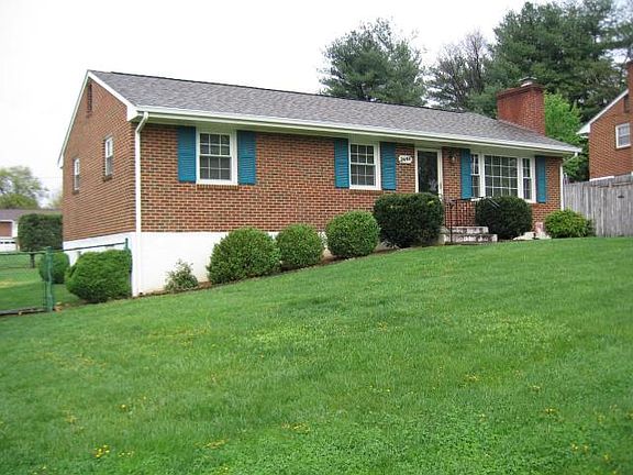 3rd image of 2448 Rollingwood Dr
