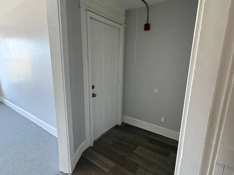 427 S Elm St — Photo 10
