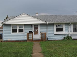 8945 S Beck Pl, Hometown, IL 60456