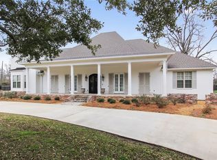 3803 Rue Left Bank, Alexandria, LA 71303