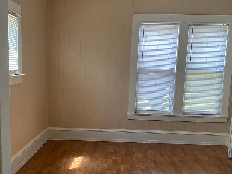 818 E Pacific St — Photo 8