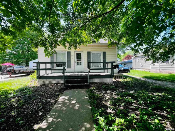 409 NW 3rd Ave, Aledo, IL 61231