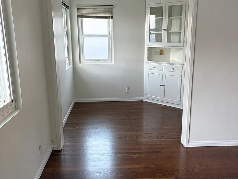 811 1/2 E Nutwood St #811-1/2 — Photo 4