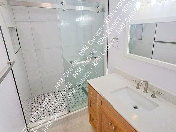 4th image of 615 Esplanade Unit 612