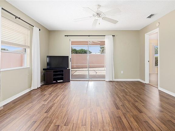 3rd image of 628 Nuevo Leon Ln