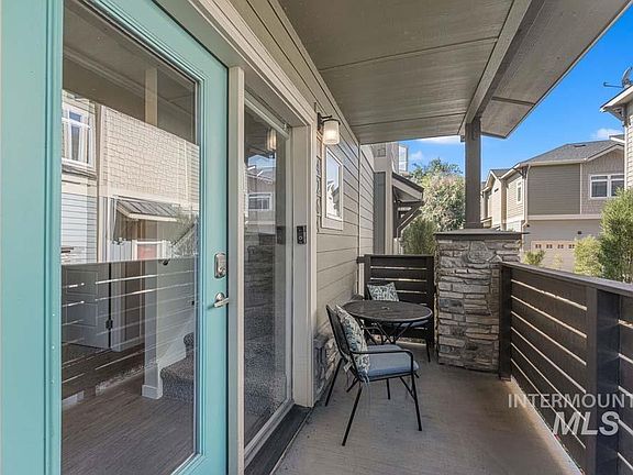 3rd image of 4264 N Reed Ln