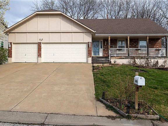2nd image of 3409 S Arrowhead Ct