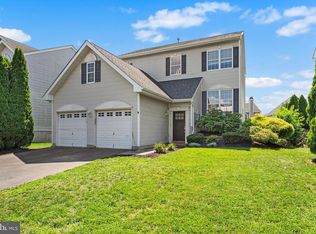 117 Arrowhead Dr, Burlington, NJ 08016