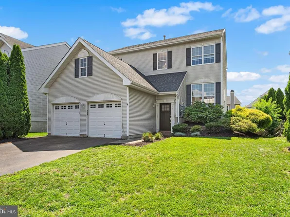 117 Arrowhead Dr, Burlington, NJ 08016
