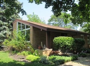 3322 Manor Ct, Evanston, IL 60203