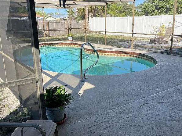 6308 3rd Ave W, Bradenton, FL 34209