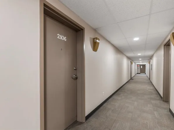 700 W Willowbrook Rd NW #2106, Airdrie, AB T4B 0L5