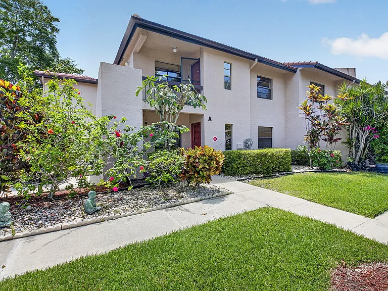 9264 Vista Del Lago #A — Photo 1