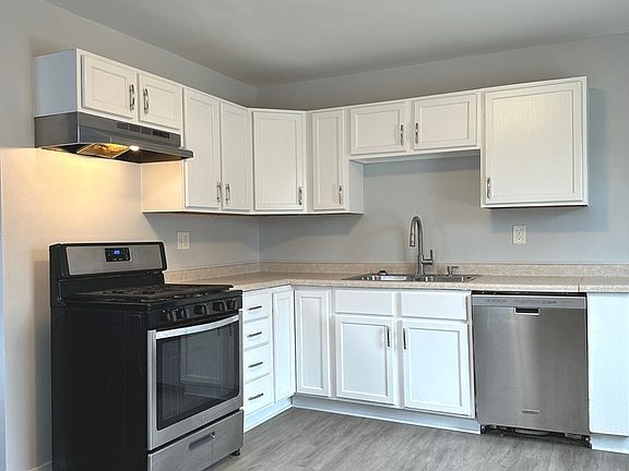 3rd image of 21647 Gailine Ave
