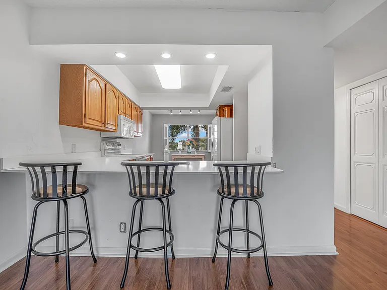 3075 Gardens East Dr #24 — Photo 9