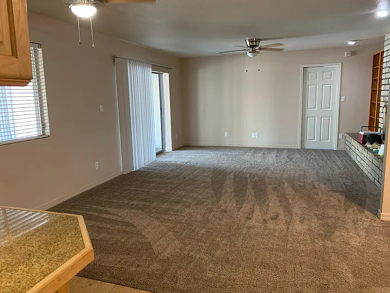 1556 E Glade Ave — Photo 3